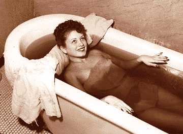 Jacuzzi Suite Soak Gift Card (for 1–2 Guests)